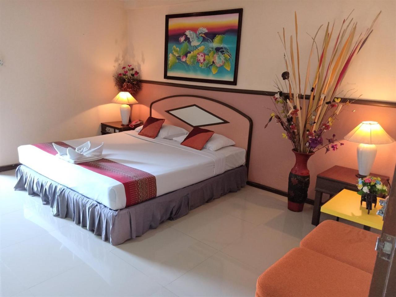 La Moon At Phuket - Sha Extra Plus Exterior photo